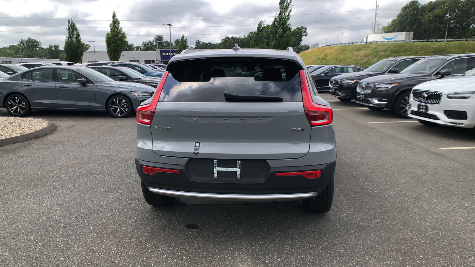 2025 Volvo XC40 Plus Bright Theme 8