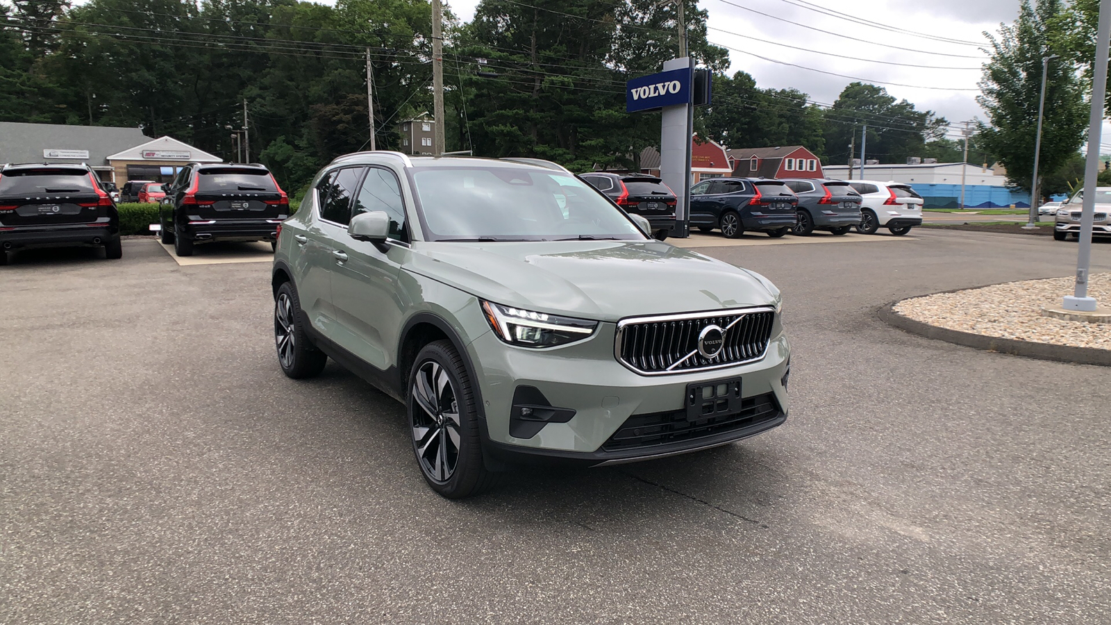 2025 Volvo XC40 Ultra Bright Theme 1