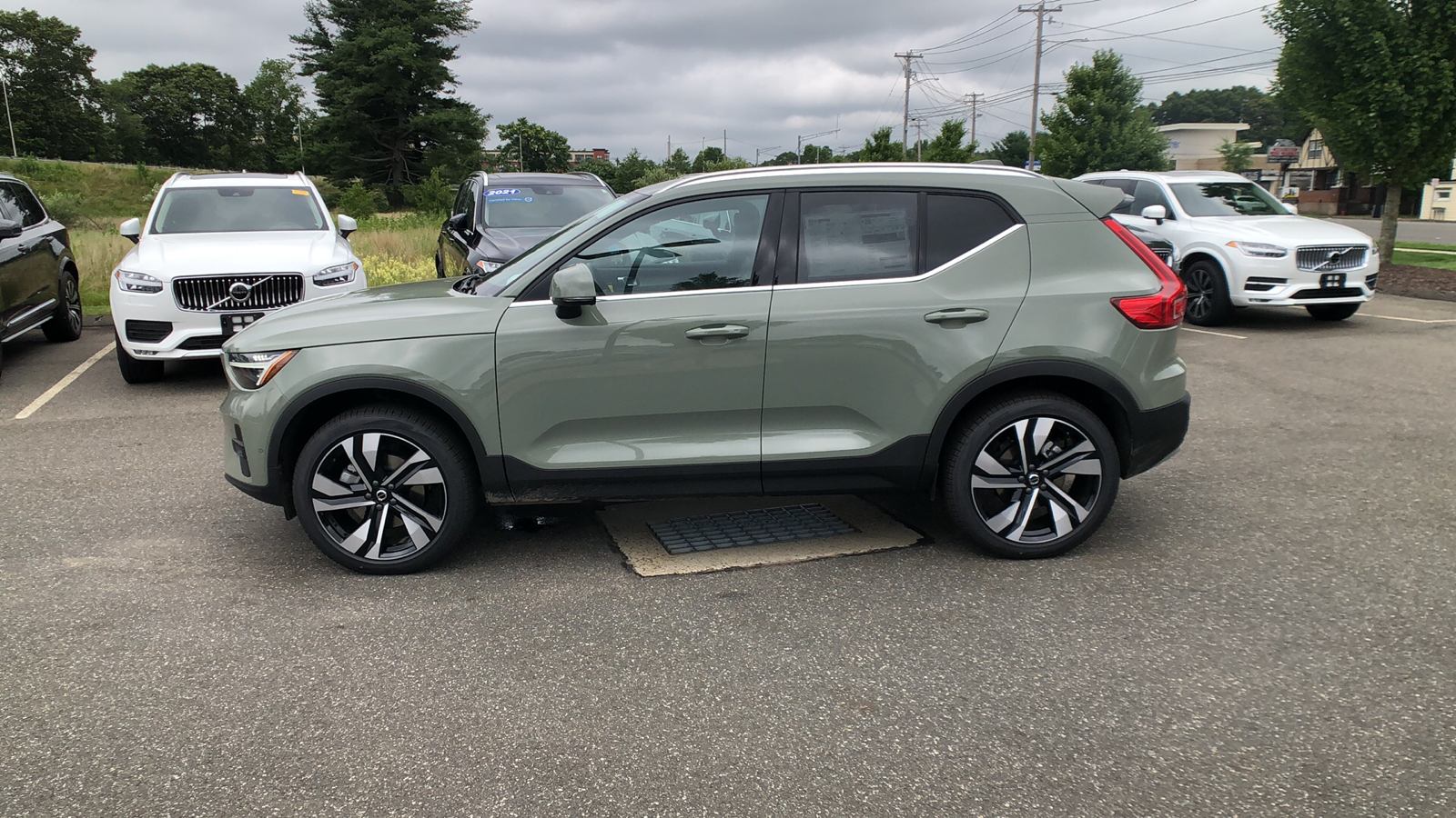 2025 Volvo XC40 Ultra Bright Theme 5