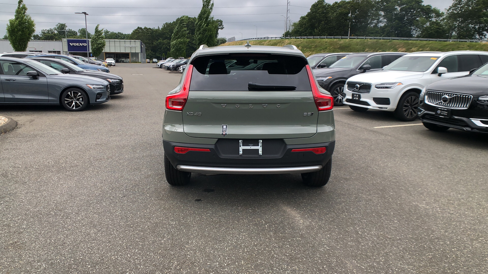 2025 Volvo XC40 Ultra Bright Theme 8