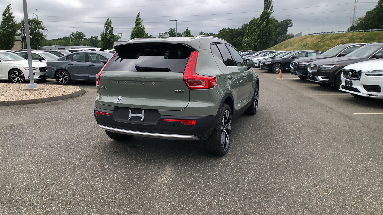 2025 Volvo XC40 Ultra Bright Theme 9