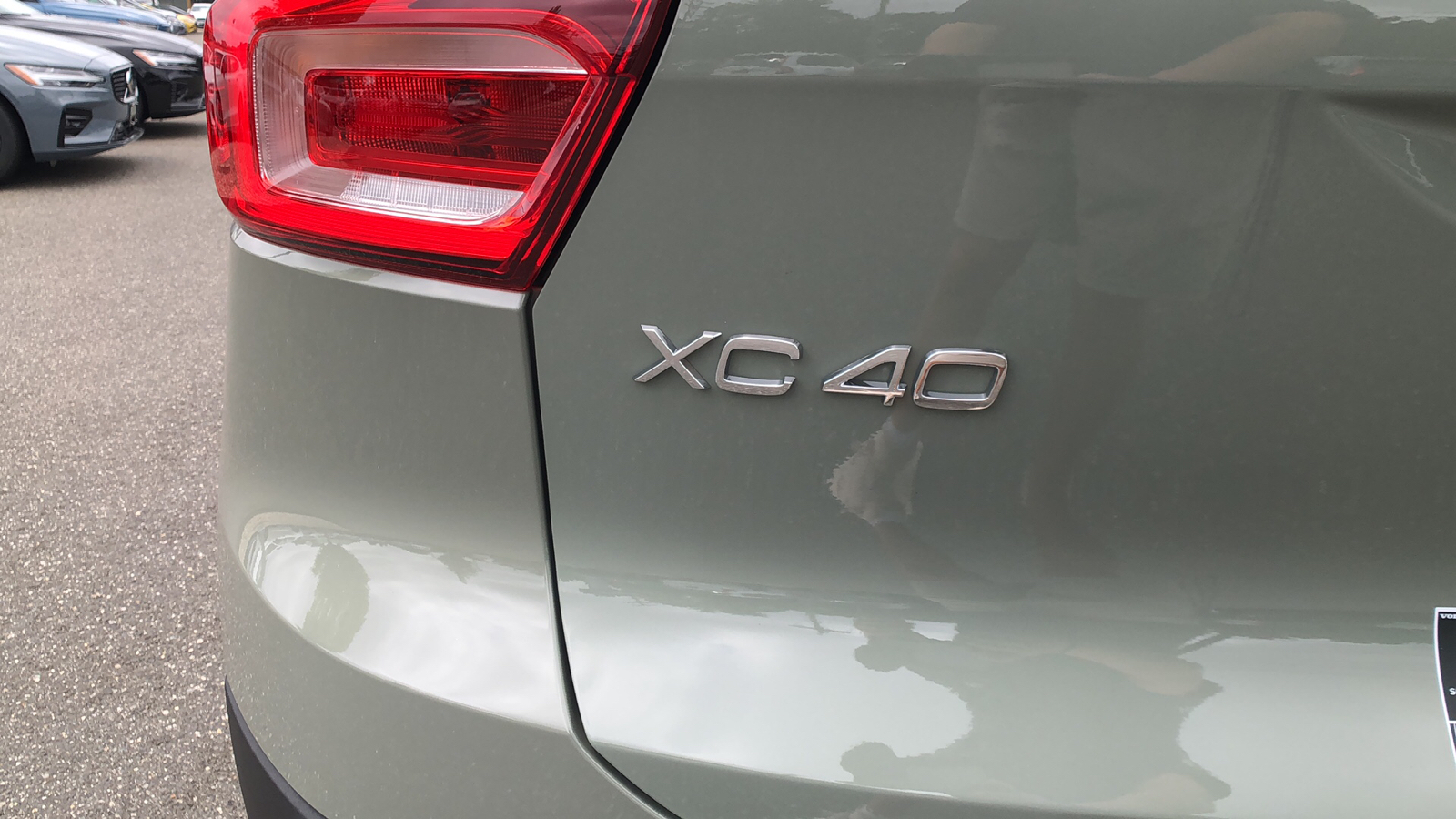 2025 Volvo XC40 Ultra Bright Theme 18