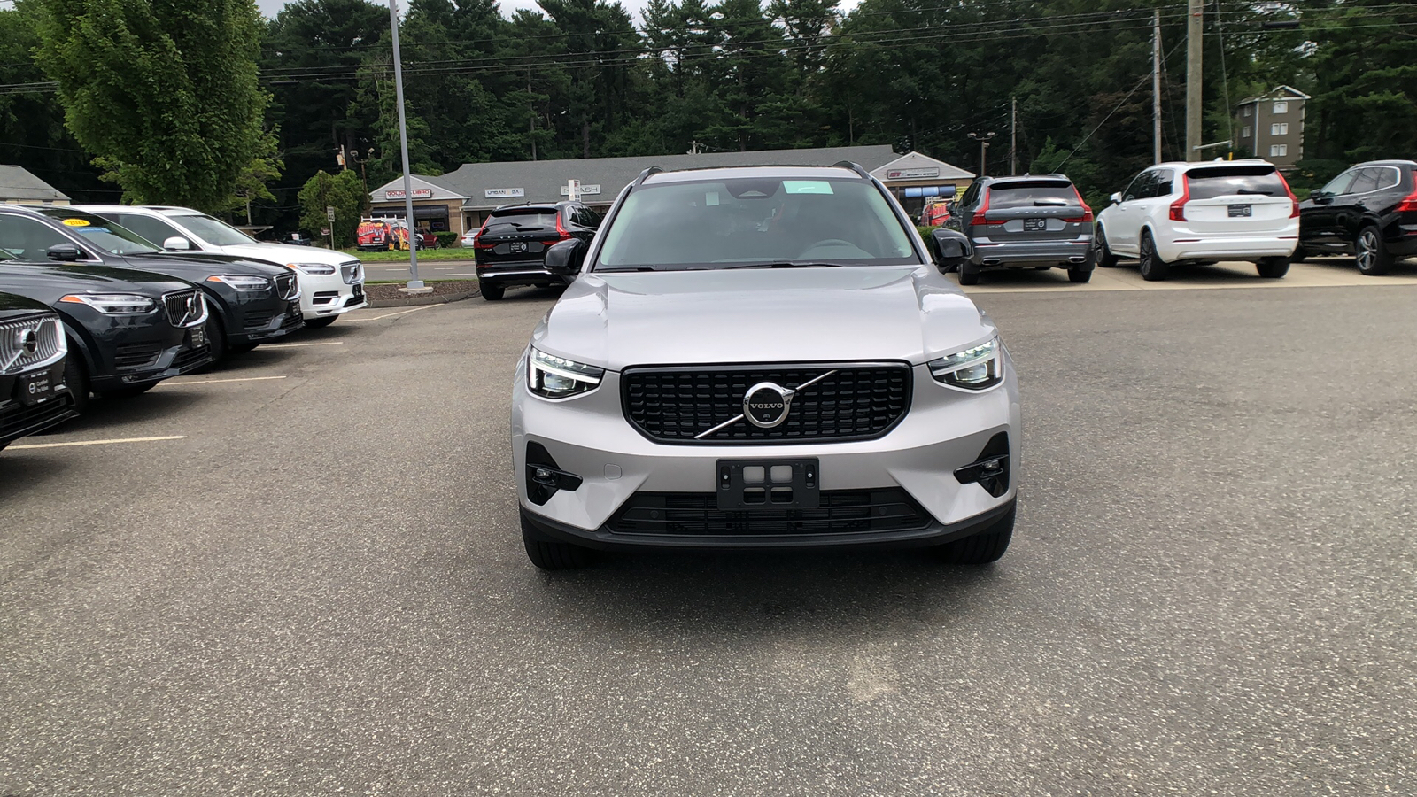 2025 Volvo XC40 Plus Dark Theme 2