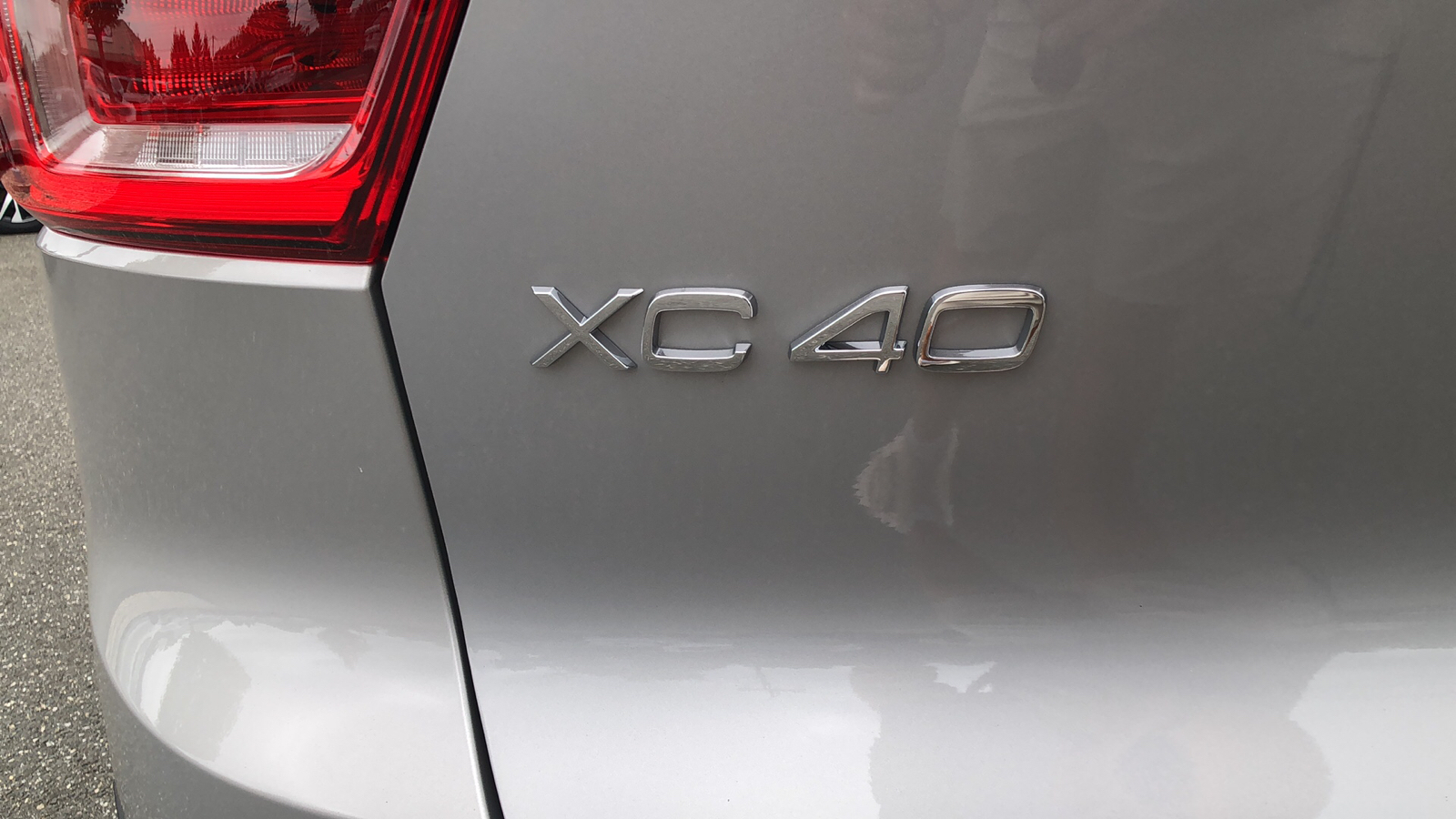 2025 Volvo XC40 Plus Dark Theme 18