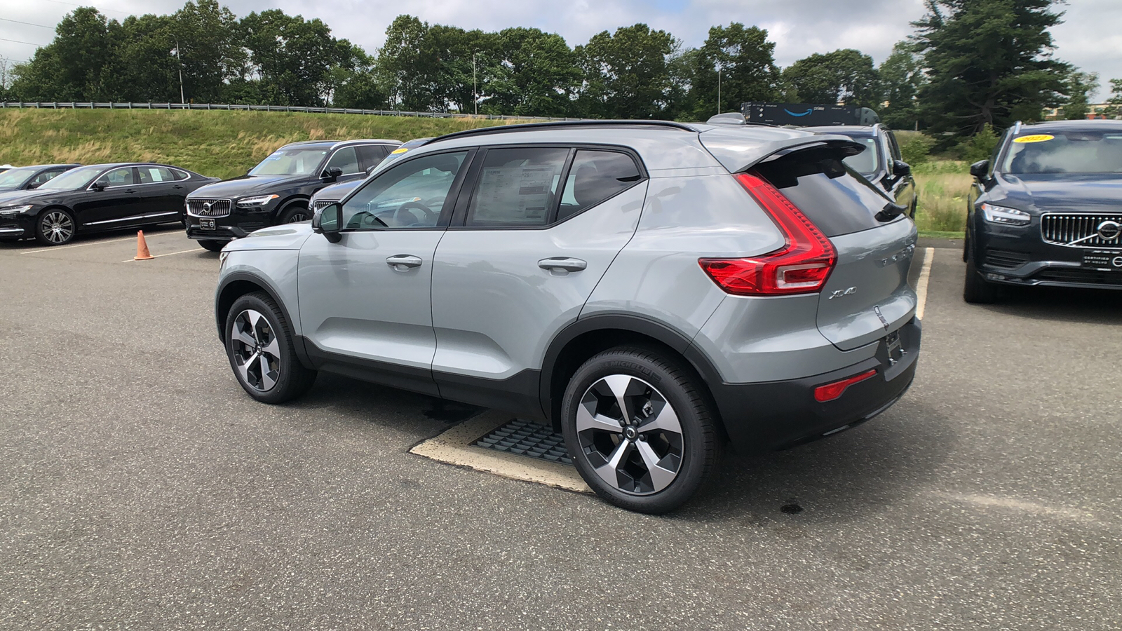 2025 Volvo XC40 Plus Dark Theme 6