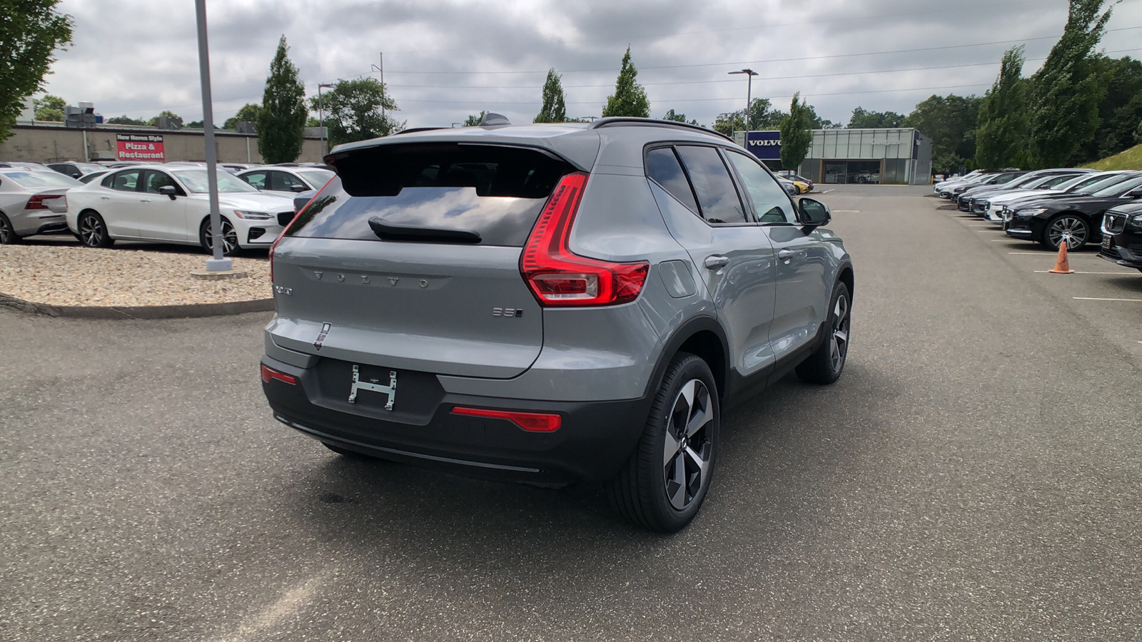 2025 Volvo XC40 Plus Dark Theme 9