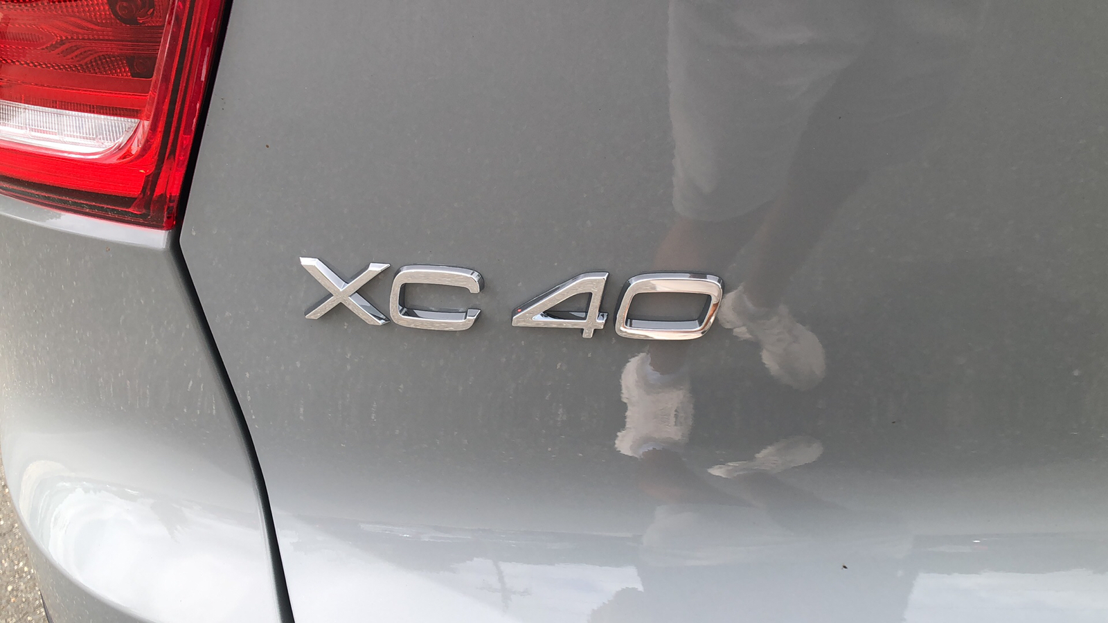 2025 Volvo XC40 Plus Dark Theme 18