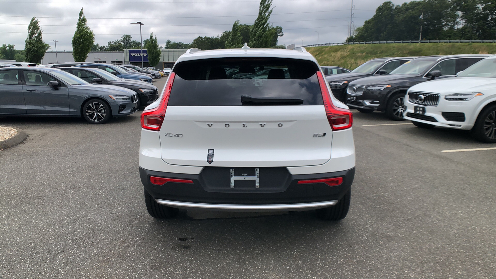 2025 Volvo XC40 Core Bright Theme 8