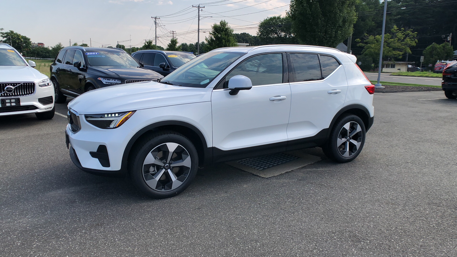 2025 Volvo XC40 Core Bright Theme 4