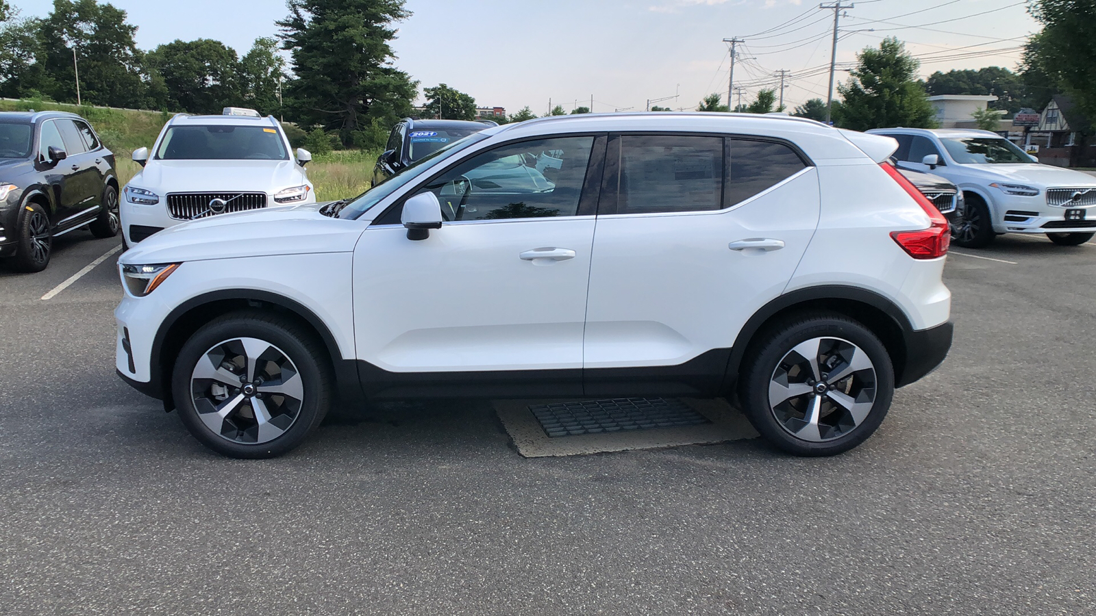 2025 Volvo XC40 Core Bright Theme 5