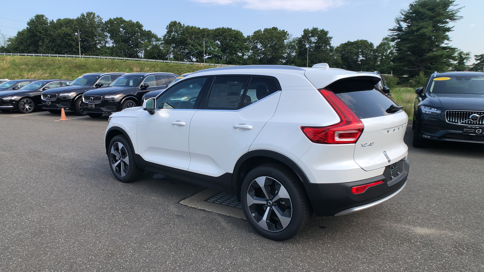 2025 Volvo XC40 Core Bright Theme 6