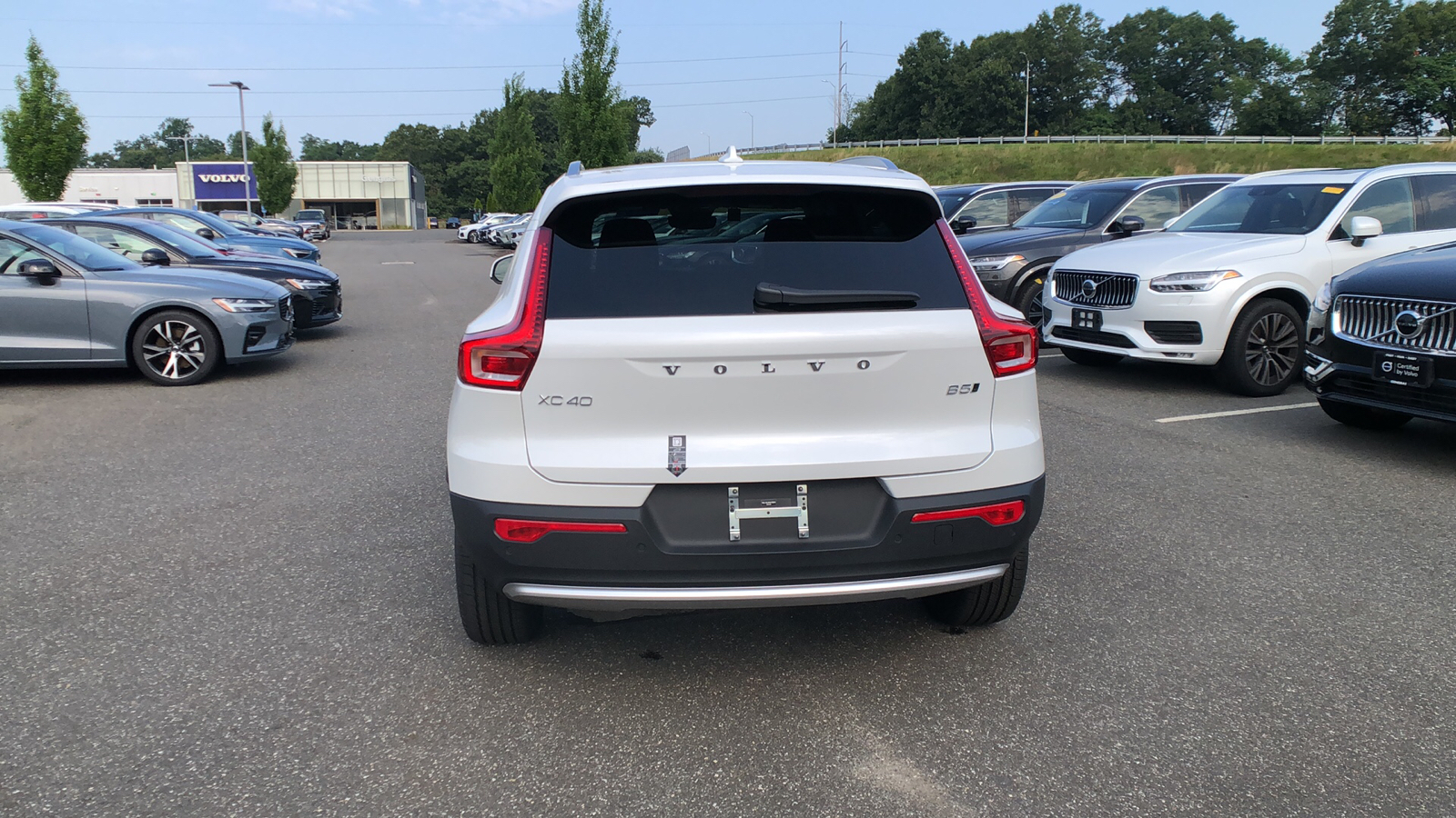 2025 Volvo XC40 Core Bright Theme 8