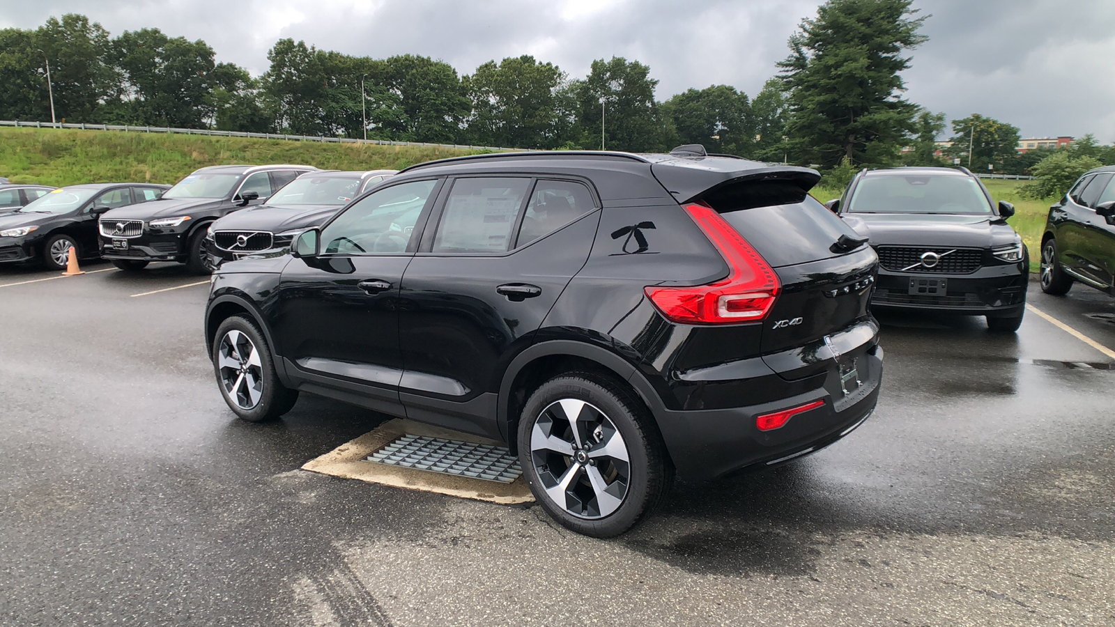 2025 Volvo XC40 Plus Dark Theme 6