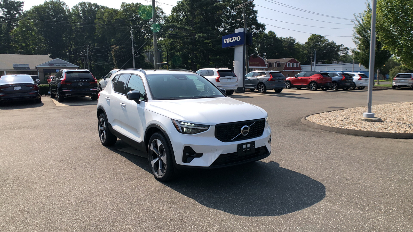 2025 Volvo XC40 Plus Dark Theme 1