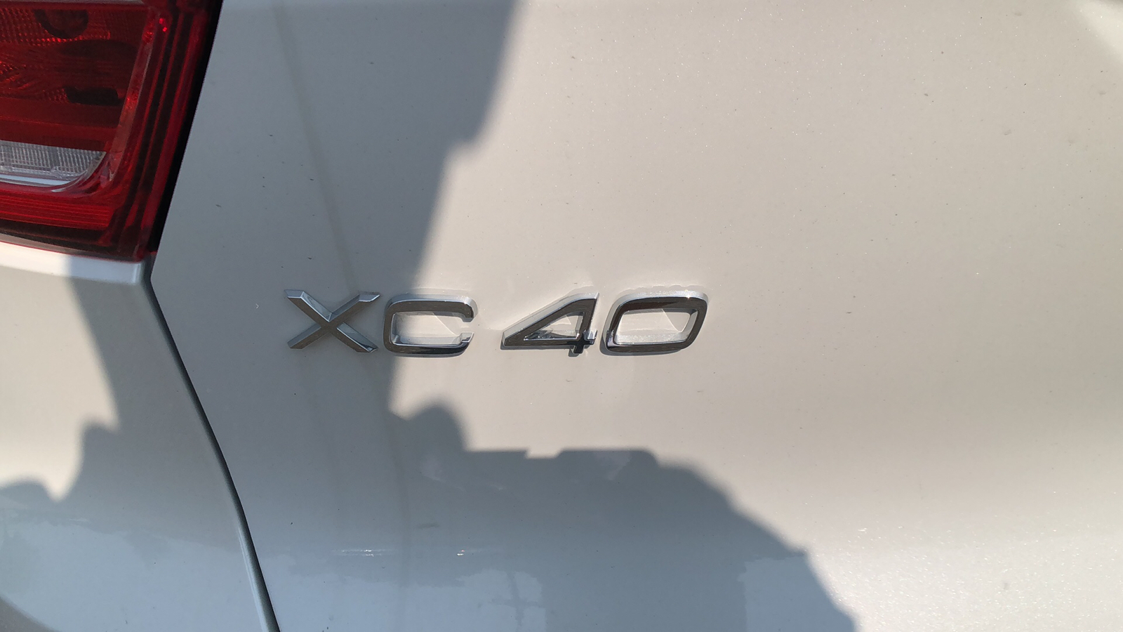 2025 Volvo XC40 Plus Dark Theme 18