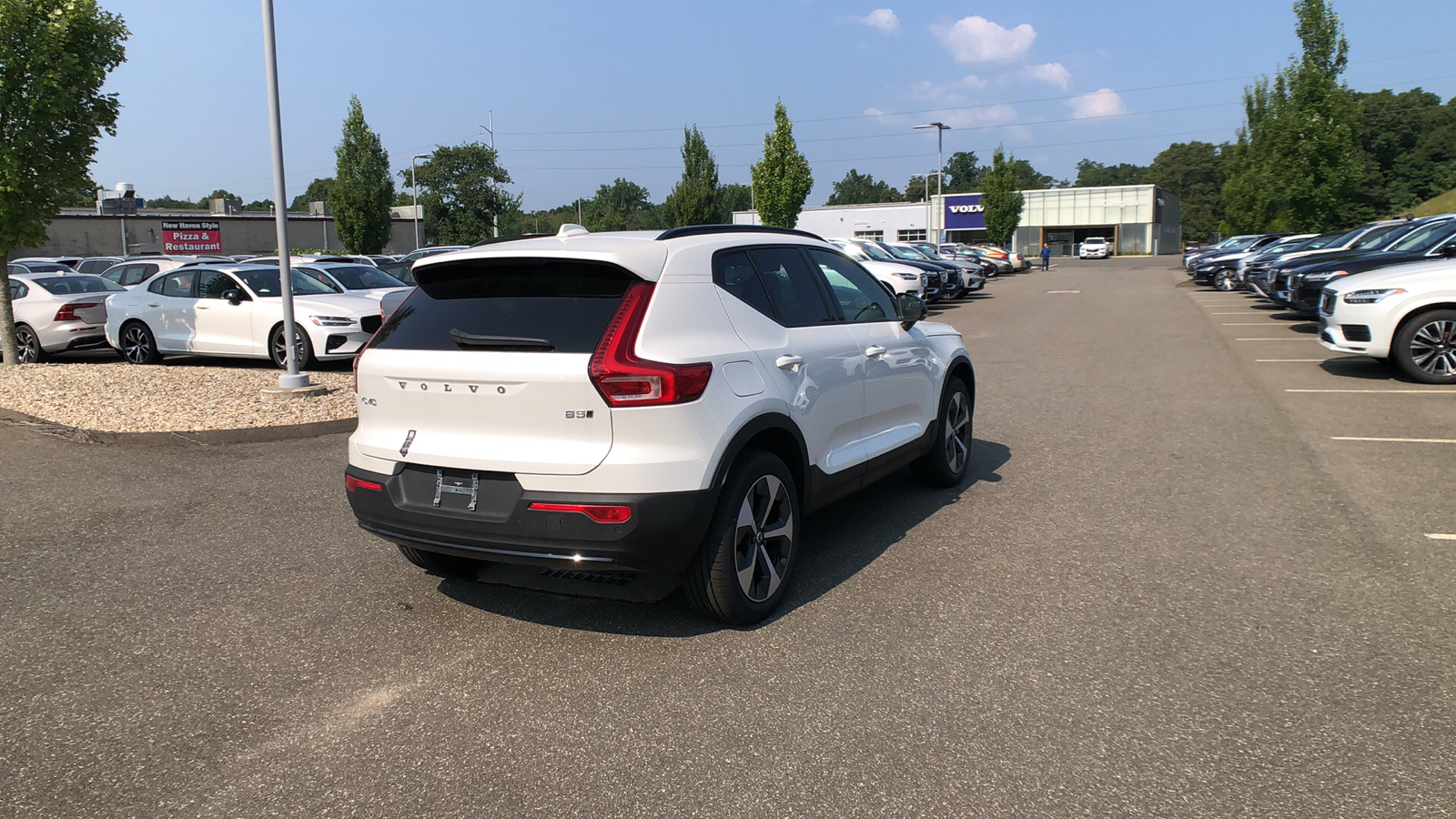 2025 Volvo XC40 Plus Dark Theme 9