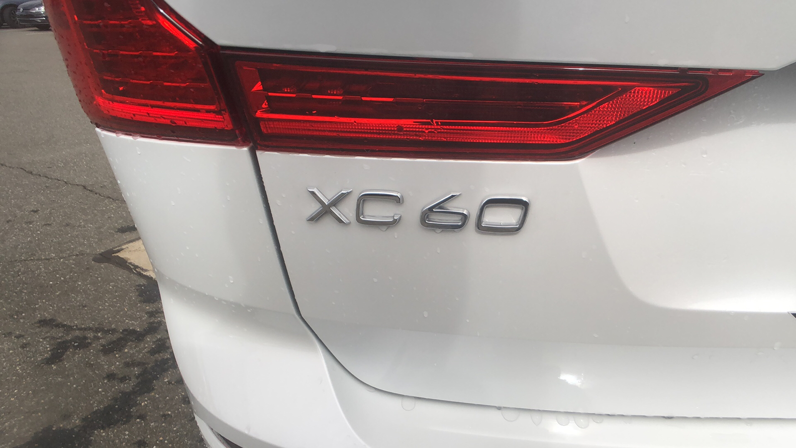 2024 Volvo XC60 Recharge Plug-In Hybrid Plus Dark Theme 32