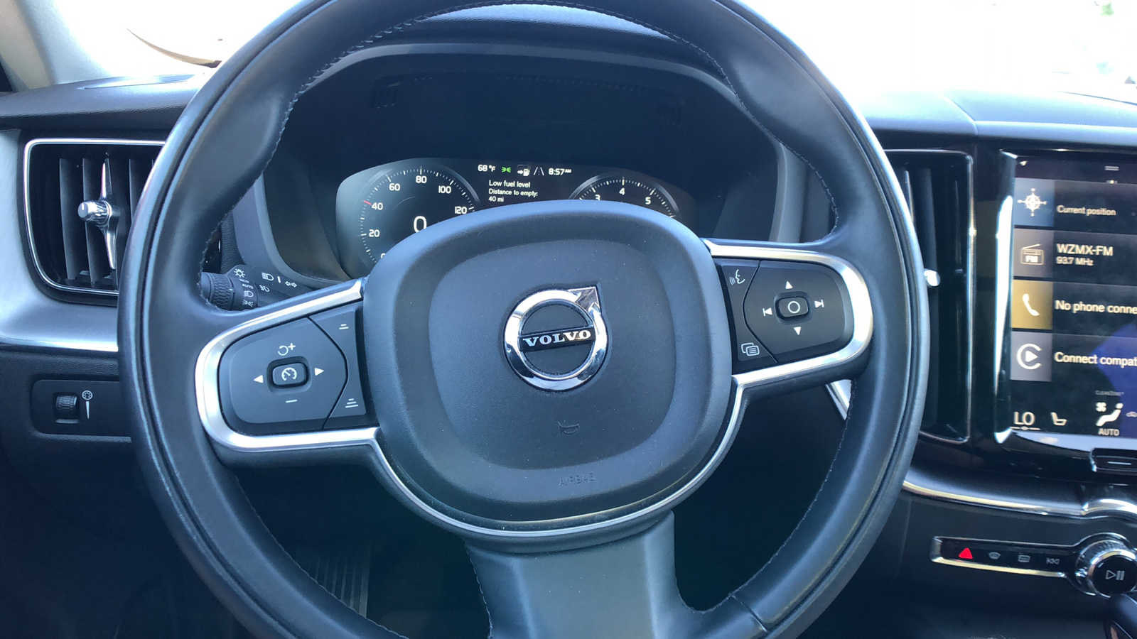 2018 Volvo XC60 Momentum 24