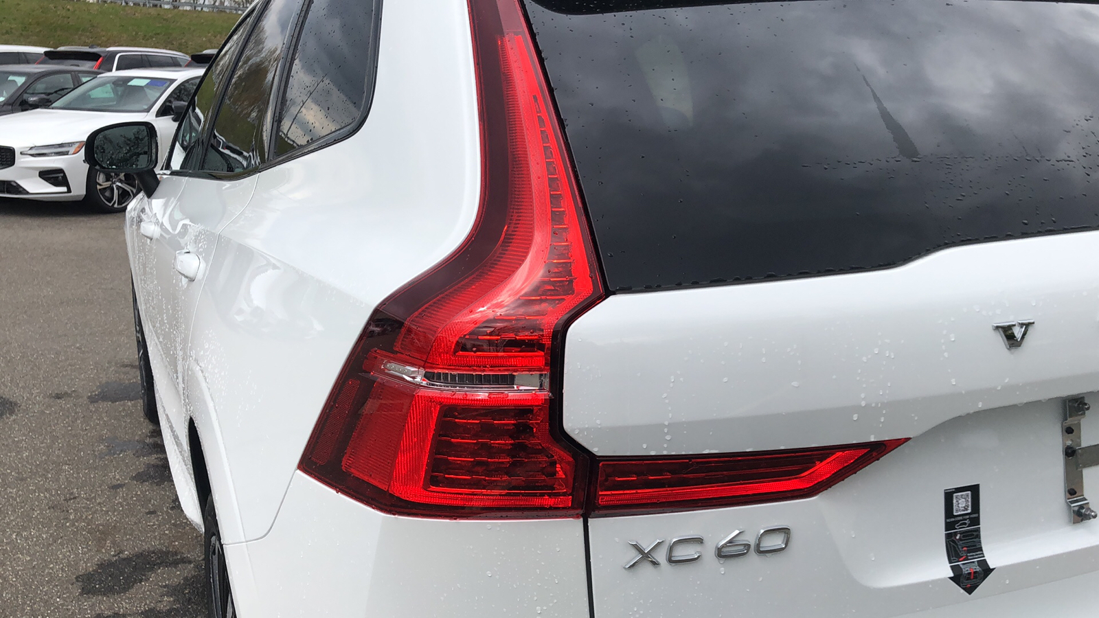 2024 Volvo XC60 Plus Dark Theme 31