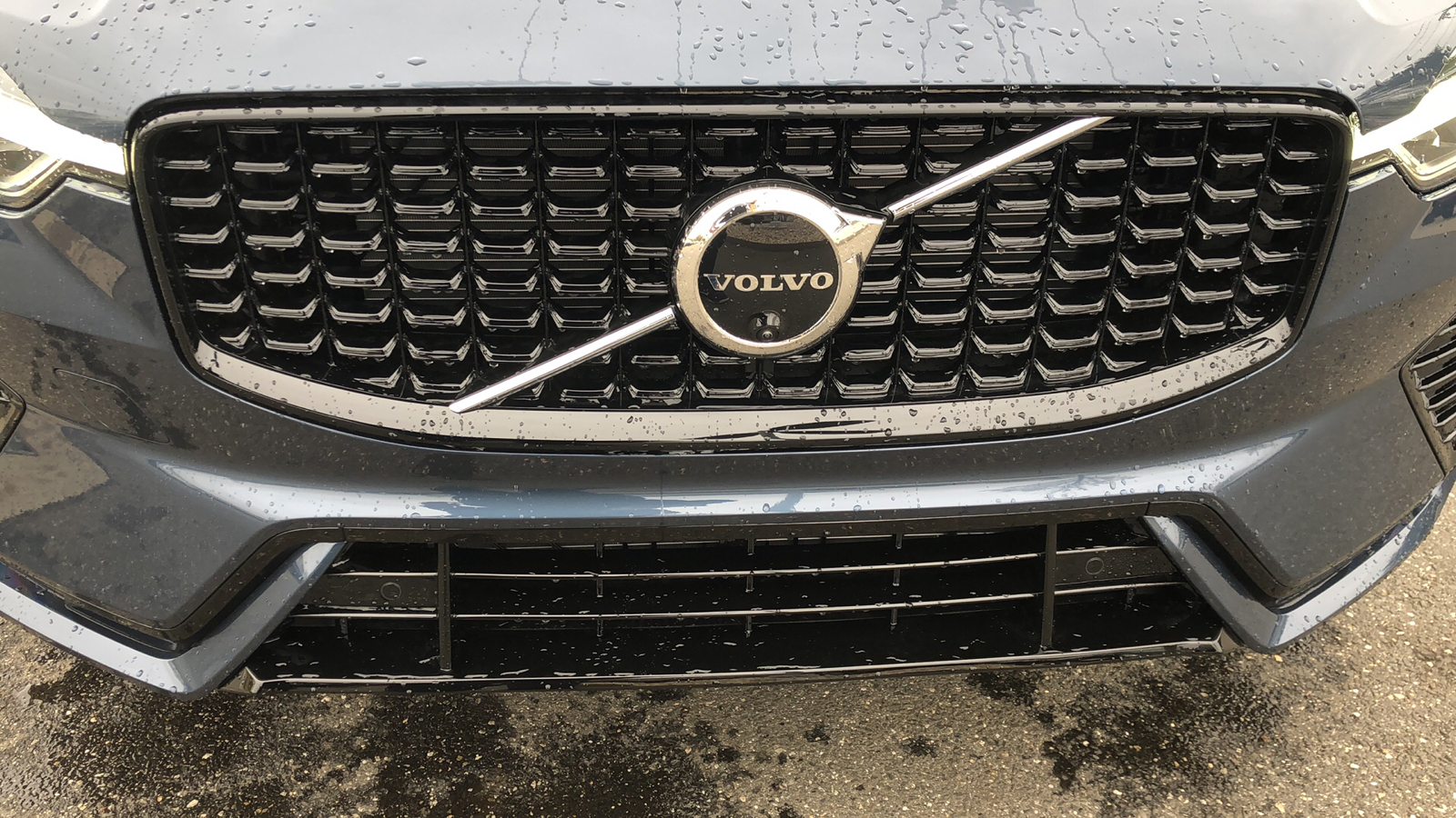 2024 Volvo XC60 Plus Dark Theme 39