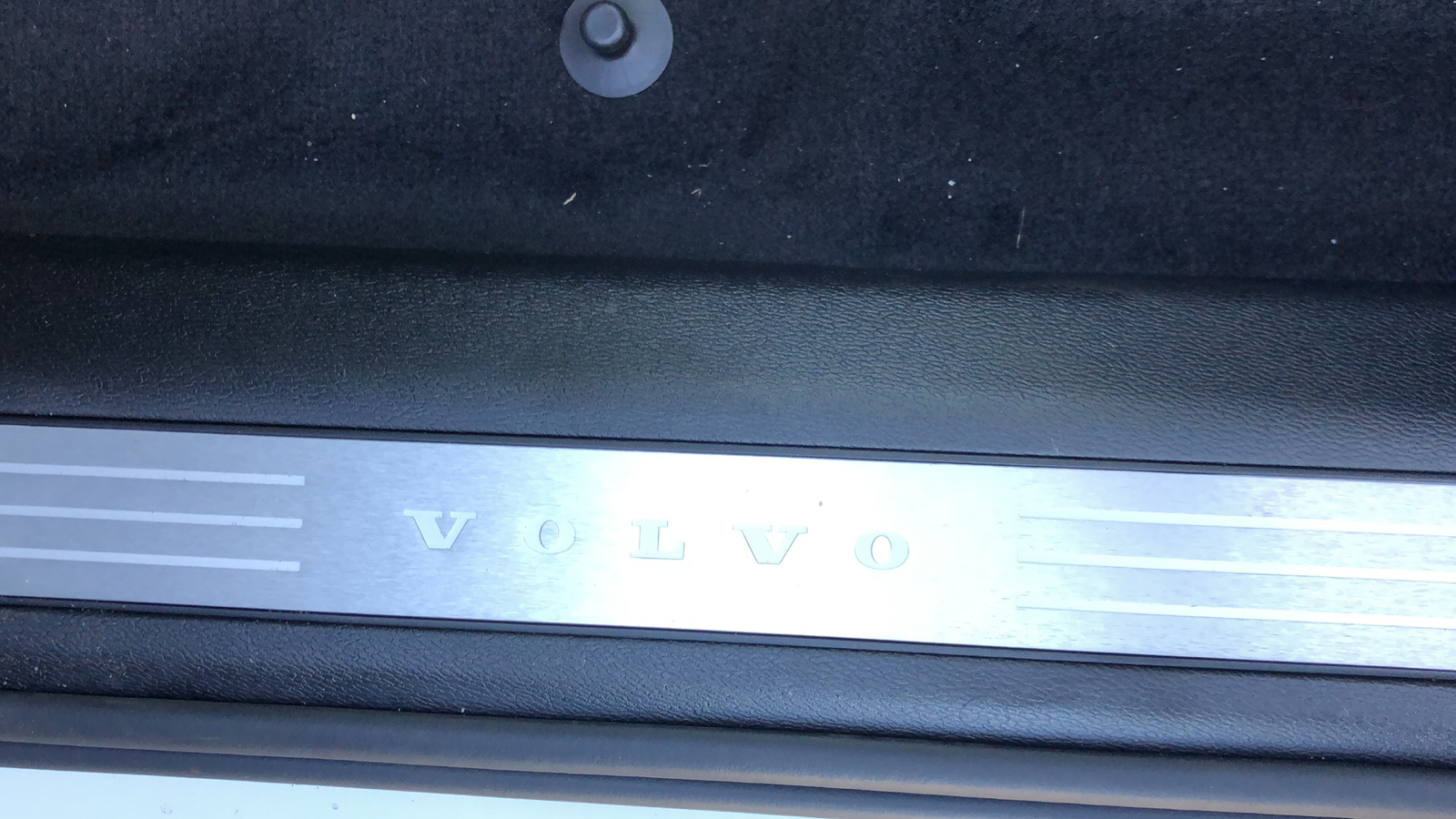 2024 Volvo XC60 Core Dark Theme 10
