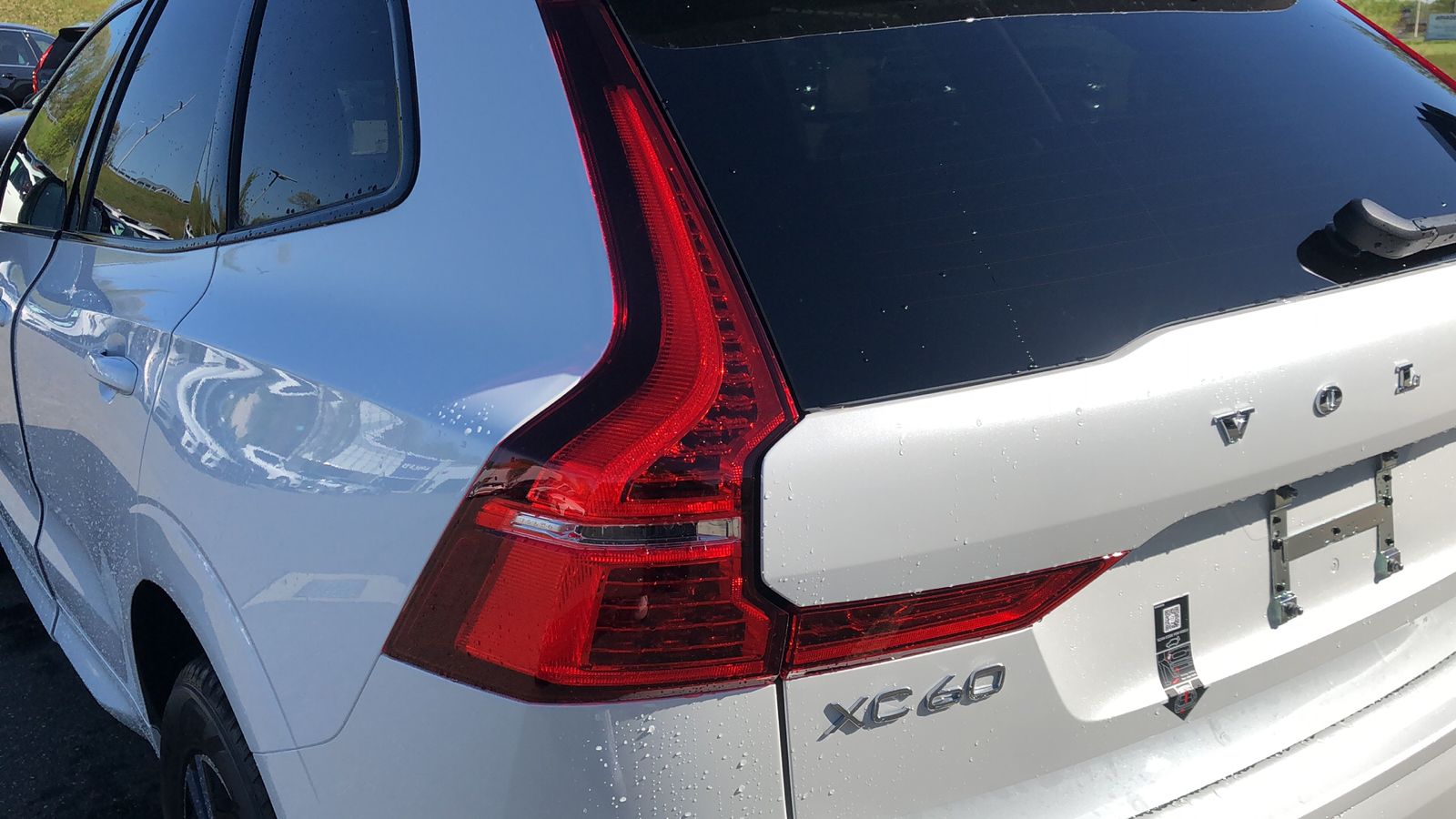 2024 Volvo XC60 Core Dark Theme 33