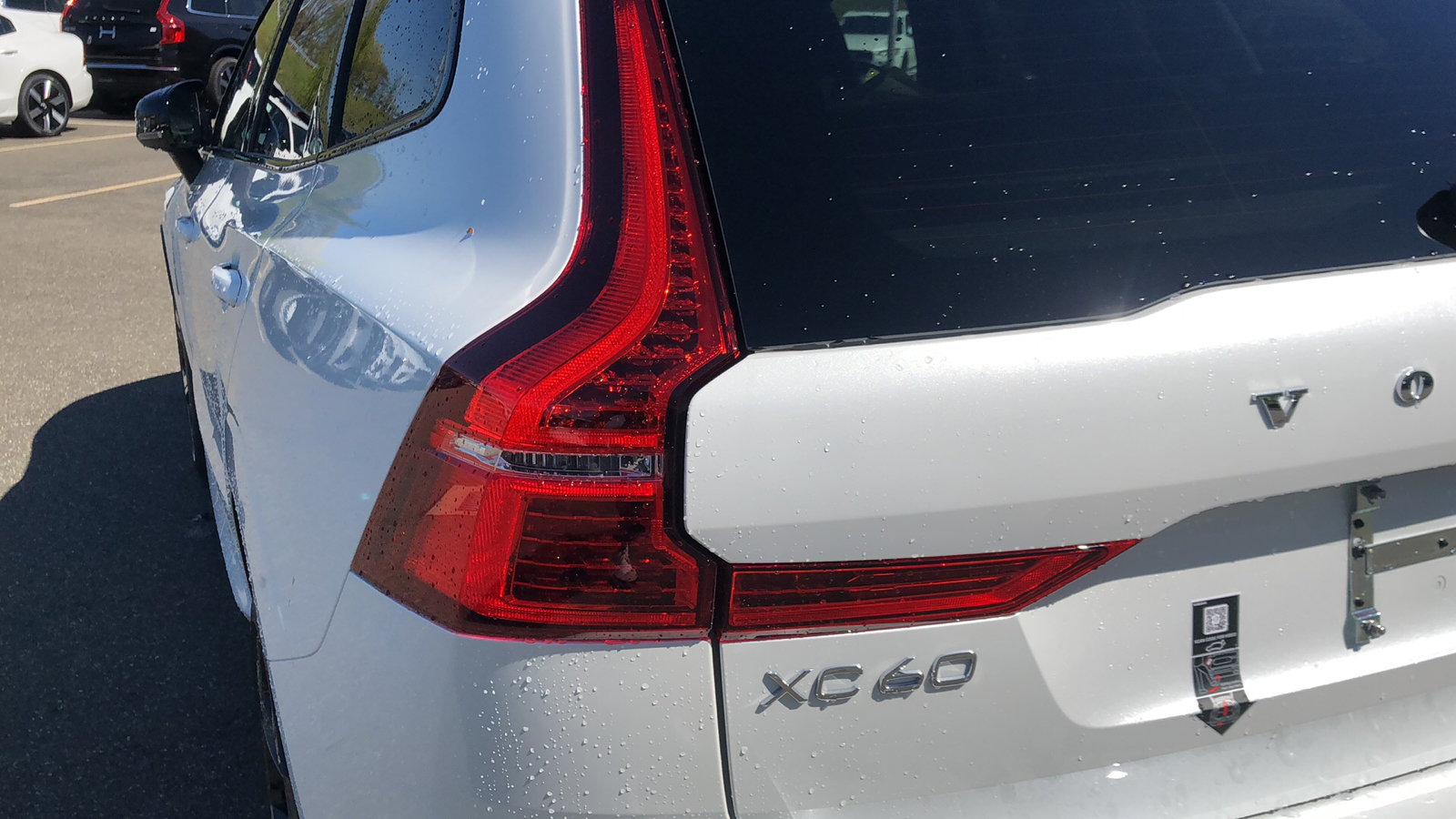 2024 Volvo XC60 Recharge Plug-In Hybrid Ultimate Dark Theme 34