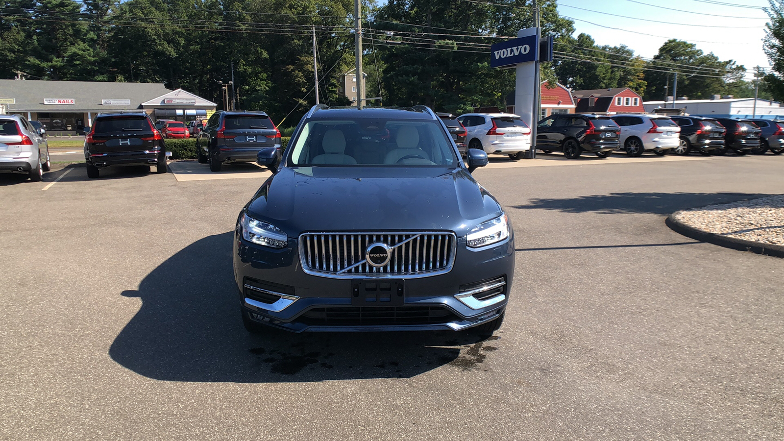 2023 Volvo XC90 Plus 2