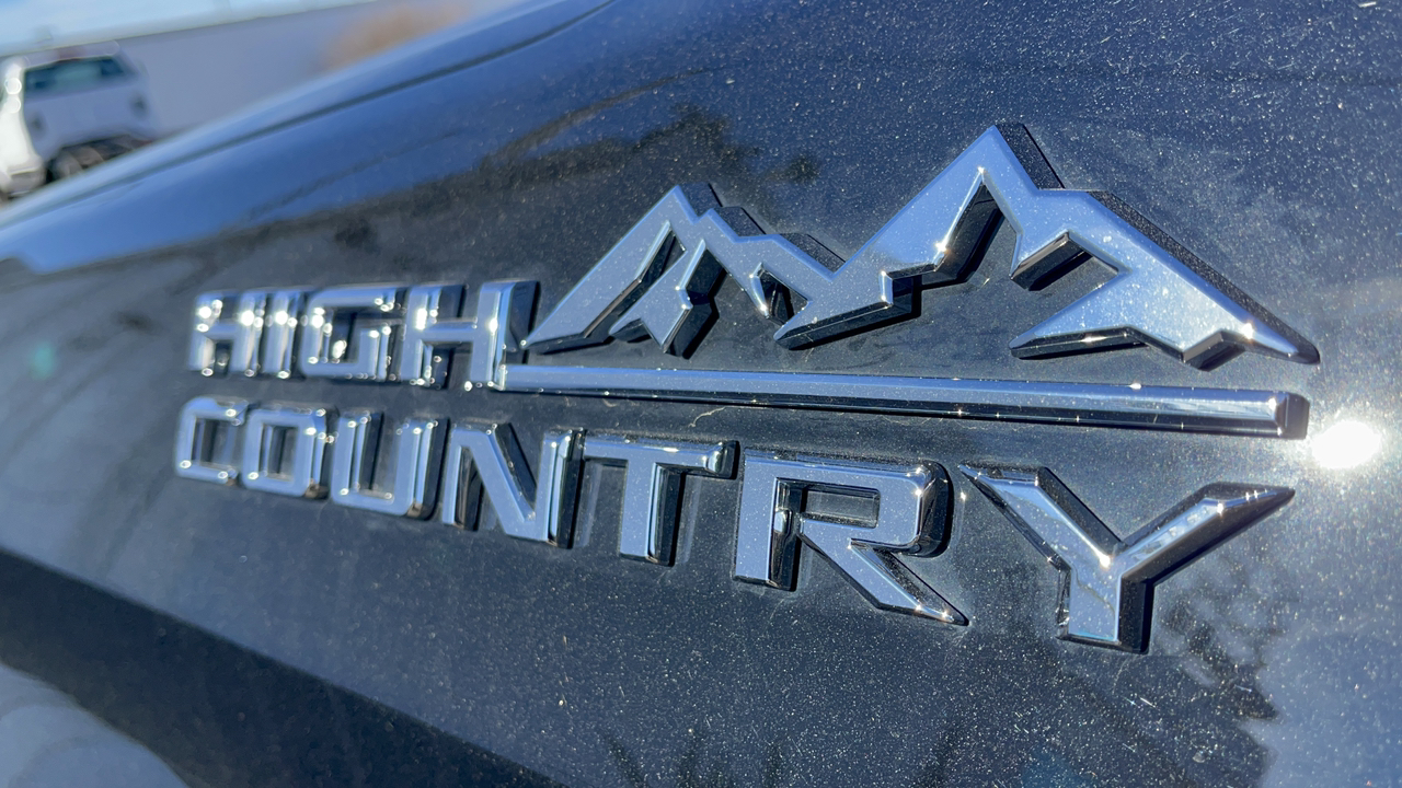 2022 Chevrolet Silverado 1500 LTD High Country 40