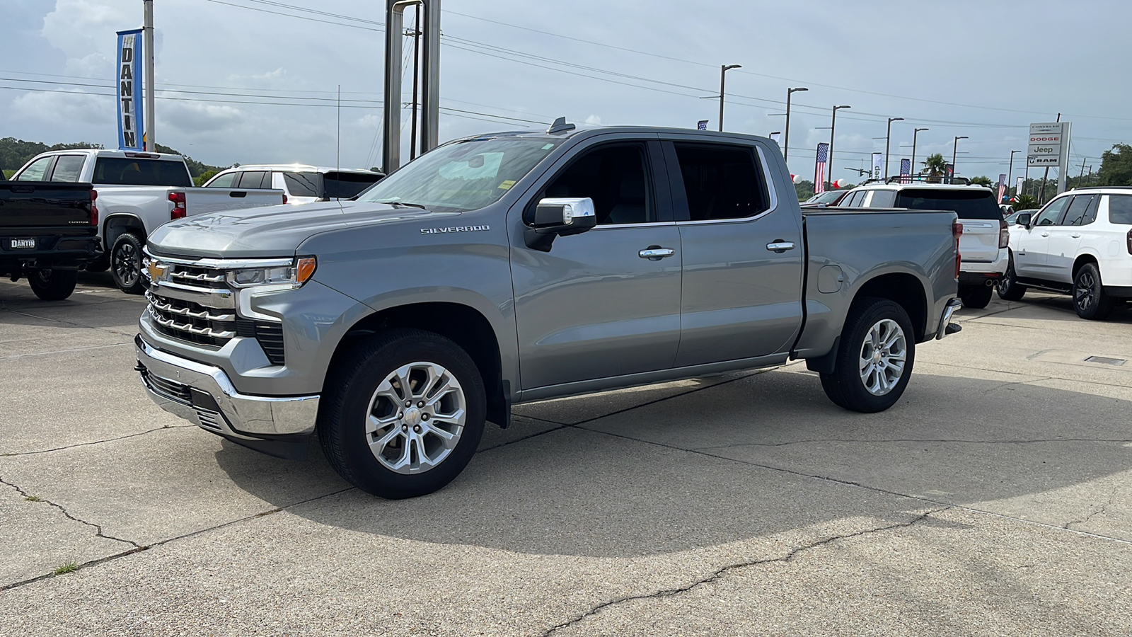 2023 Chevrolet Silverado 1500 LTZ 3