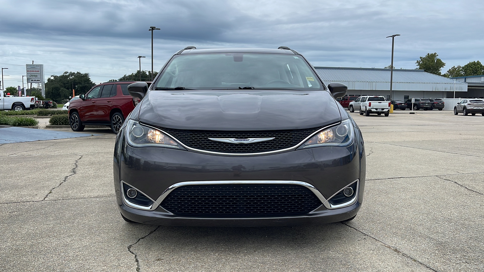 2017 Chrysler Pacifica Touring L 2