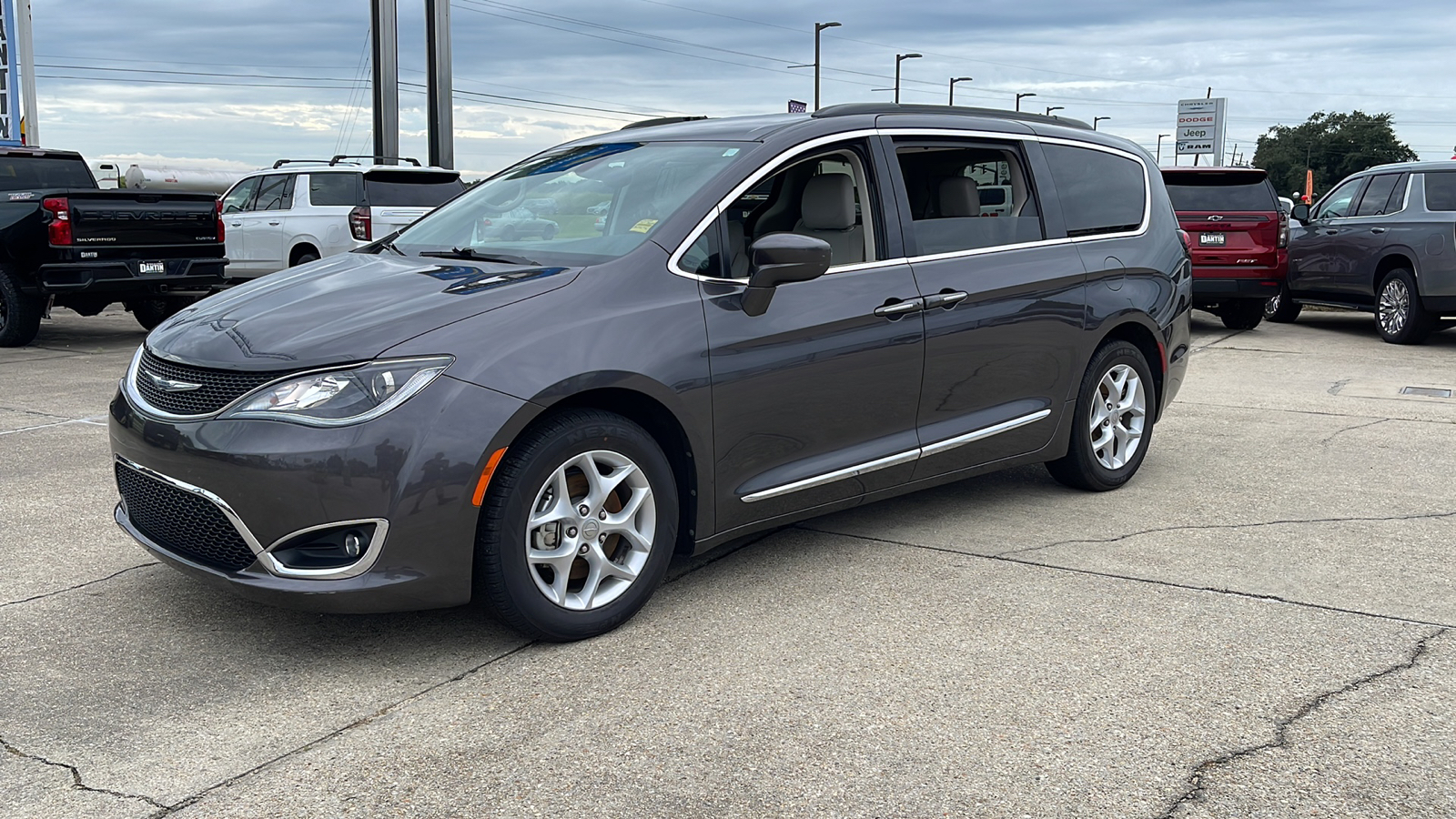 2017 Chrysler Pacifica Touring L 3