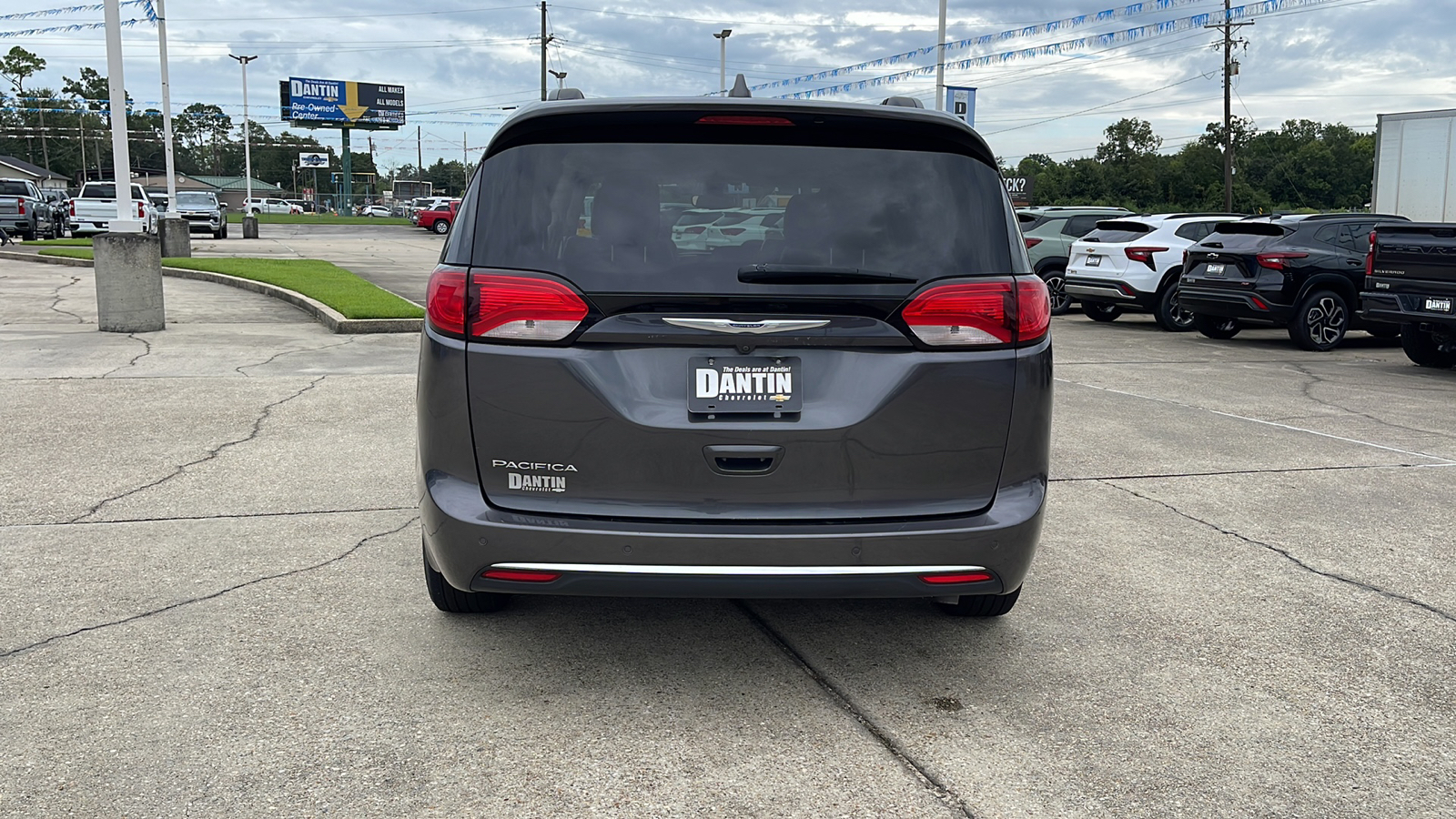 2017 Chrysler Pacifica Touring L 23