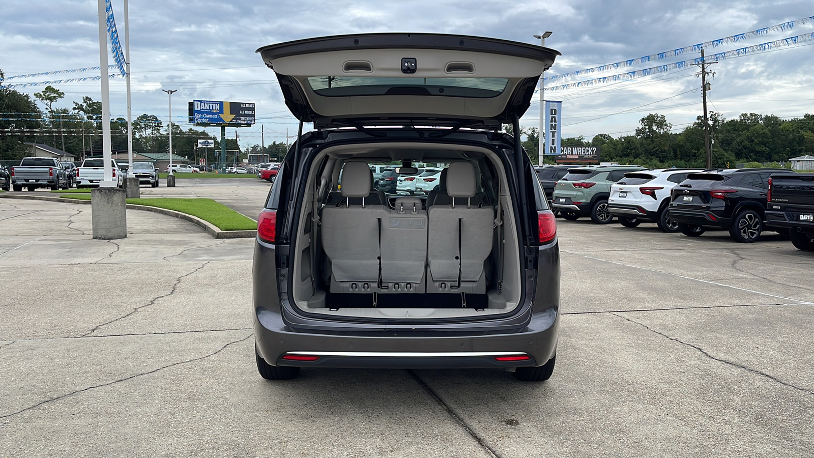 2017 Chrysler Pacifica Touring L 24