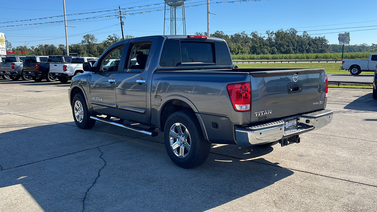 2015 Nissan Titan SV 21