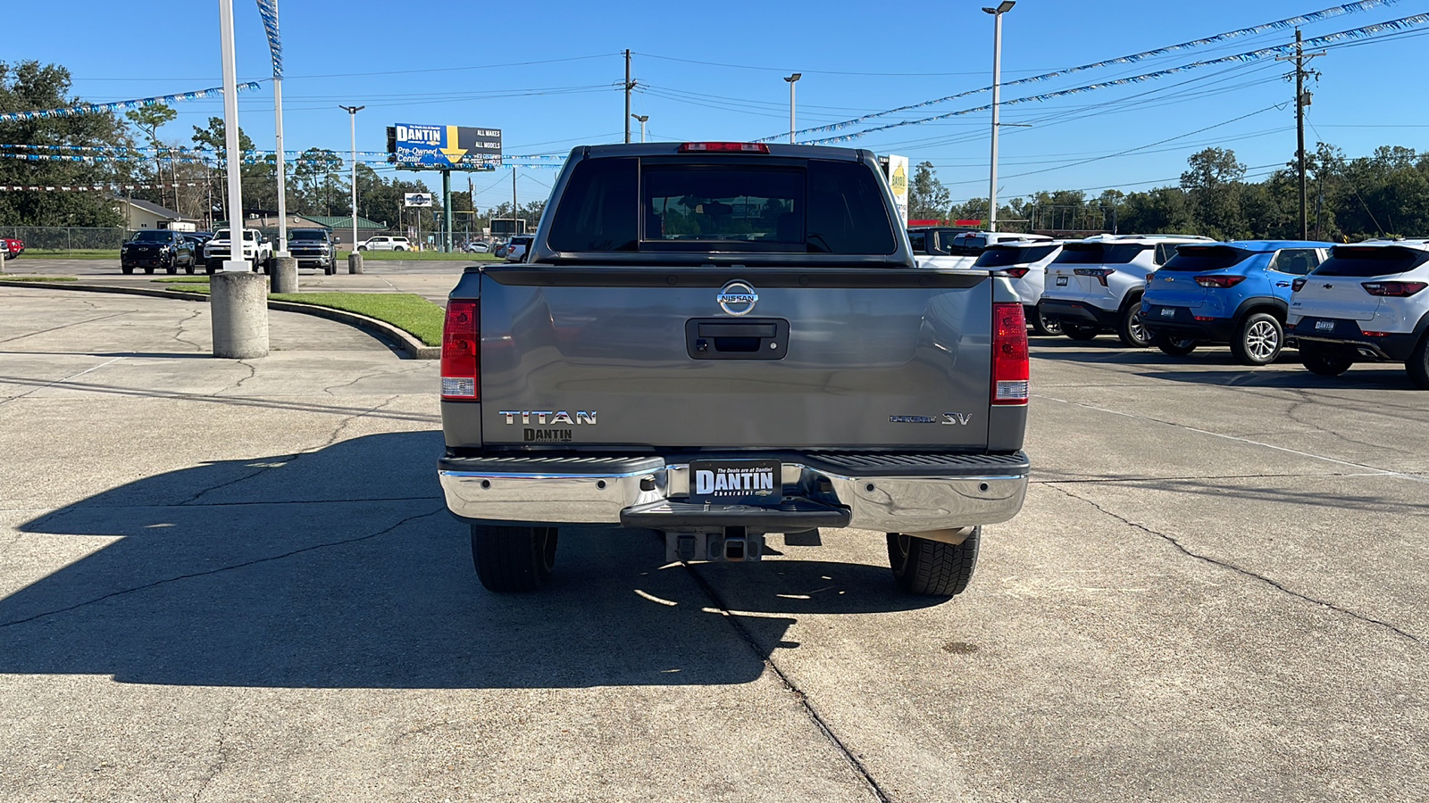 2015 Nissan Titan SV 22