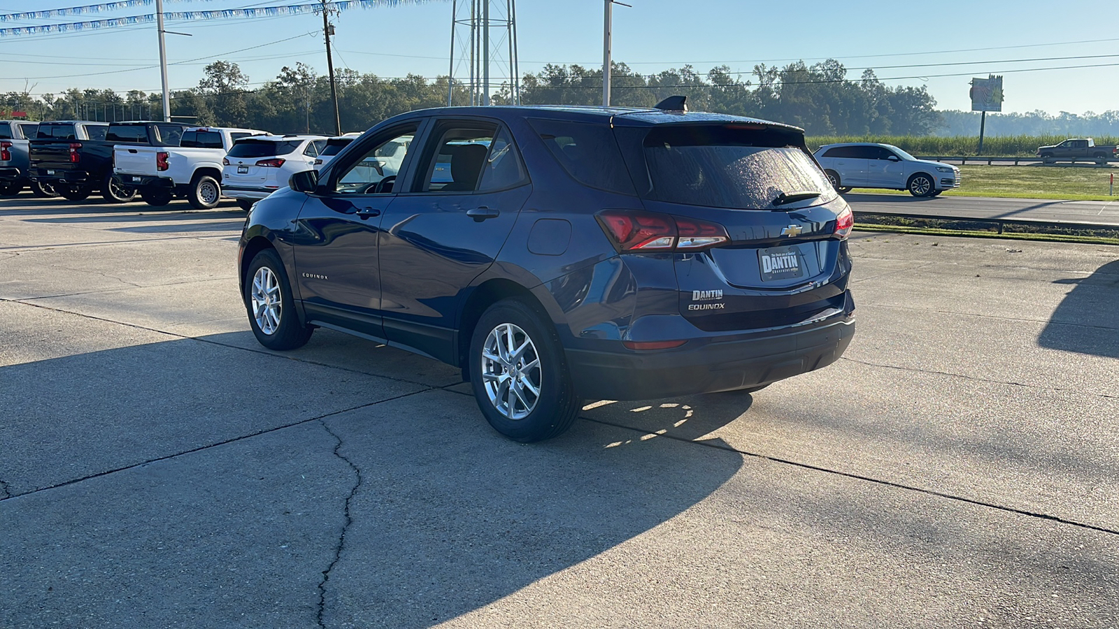 2022 Chevrolet Equinox LS 22