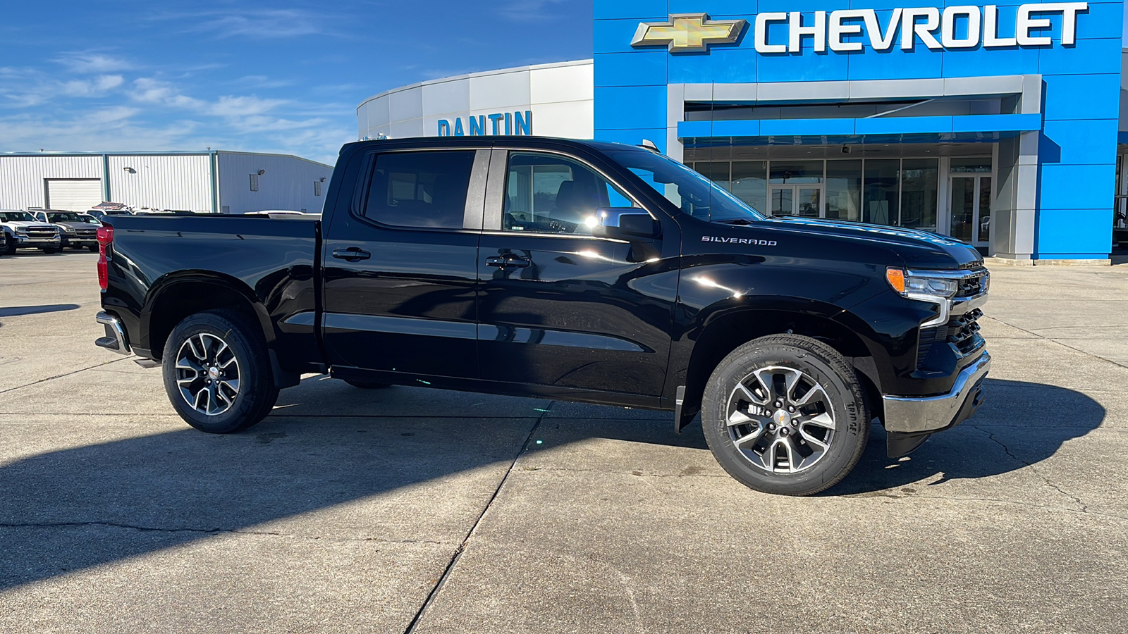 2025 Chevrolet Silverado 1500 LT 1