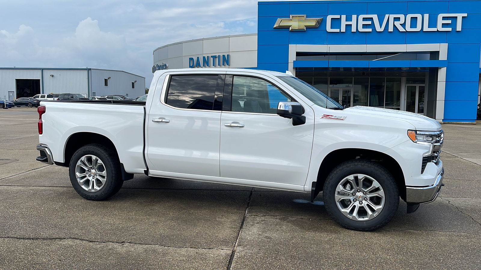 2025 Chevrolet Silverado 1500 LTZ 1