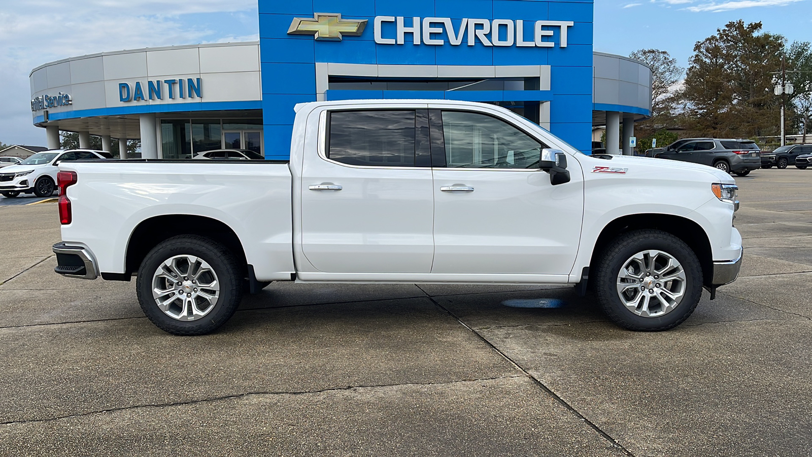 2025 Chevrolet Silverado 1500 LTZ 27