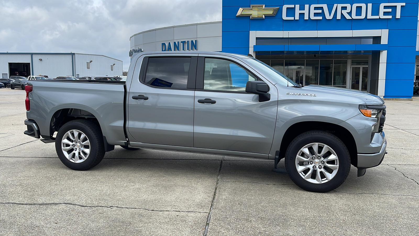 2024 Chevrolet Silverado 1500 Custom 1