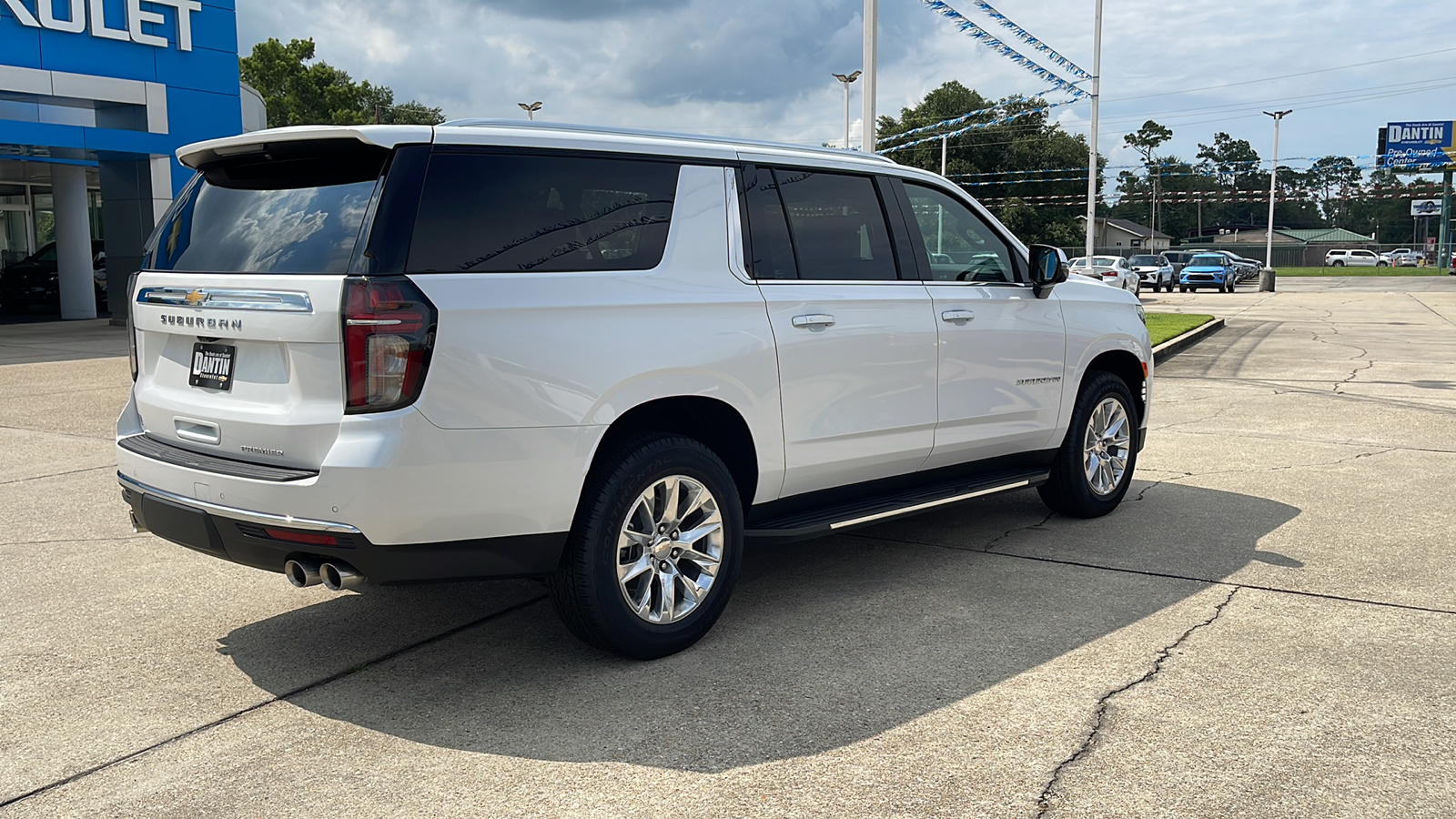 2024 Chevrolet Suburban Premier 27