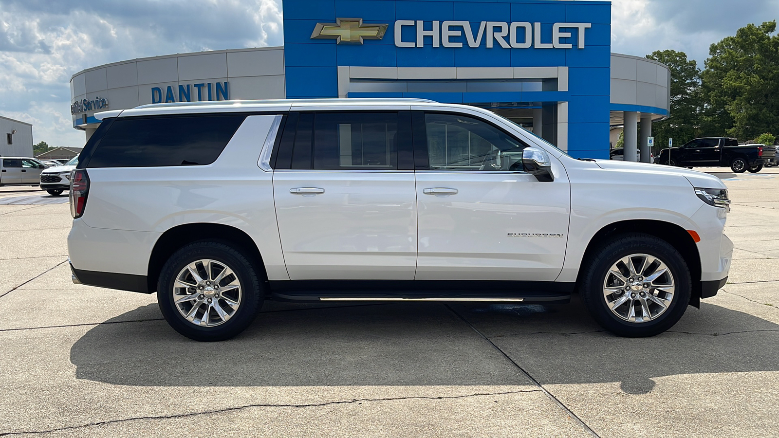 2024 Chevrolet Suburban Premier 28