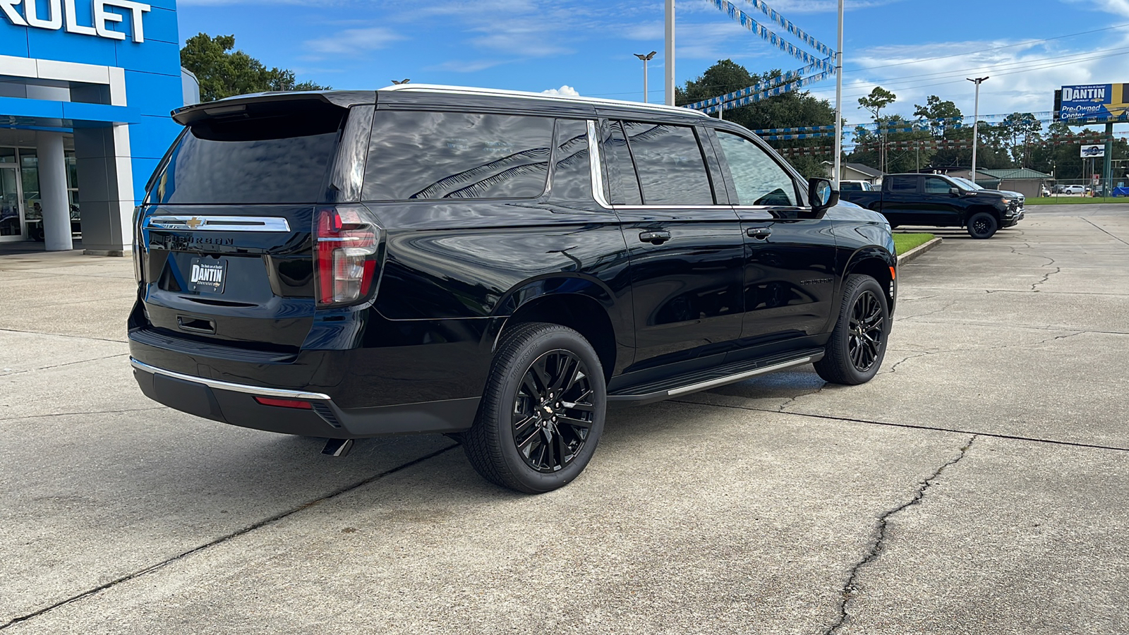 2024 Chevrolet Suburban LS 27