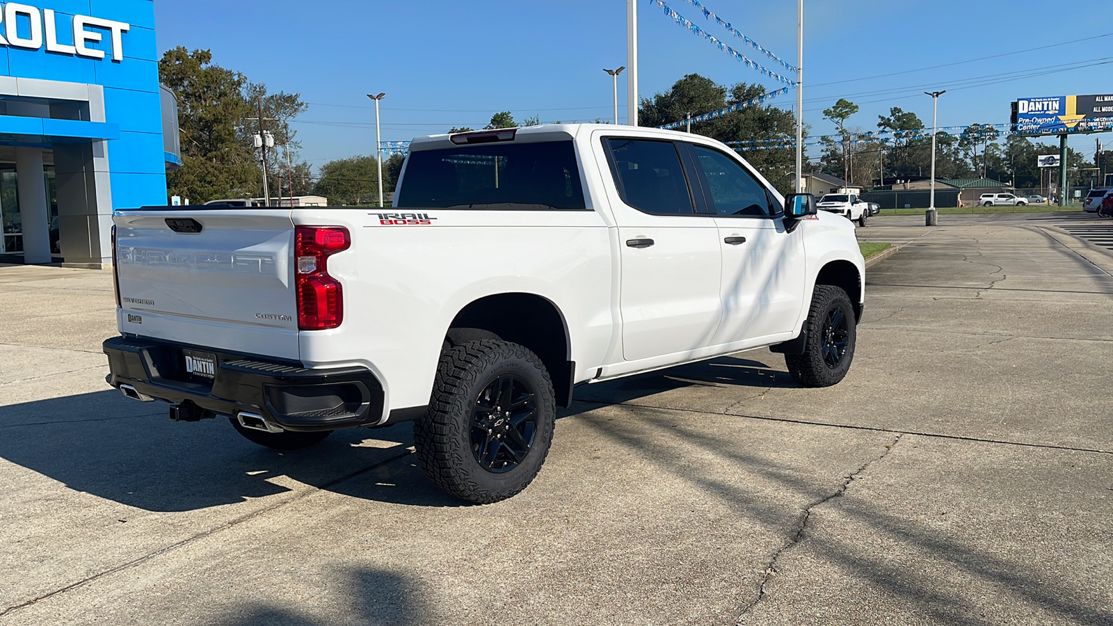 2024 Chevrolet Silverado 1500 Custom Trail Boss 24