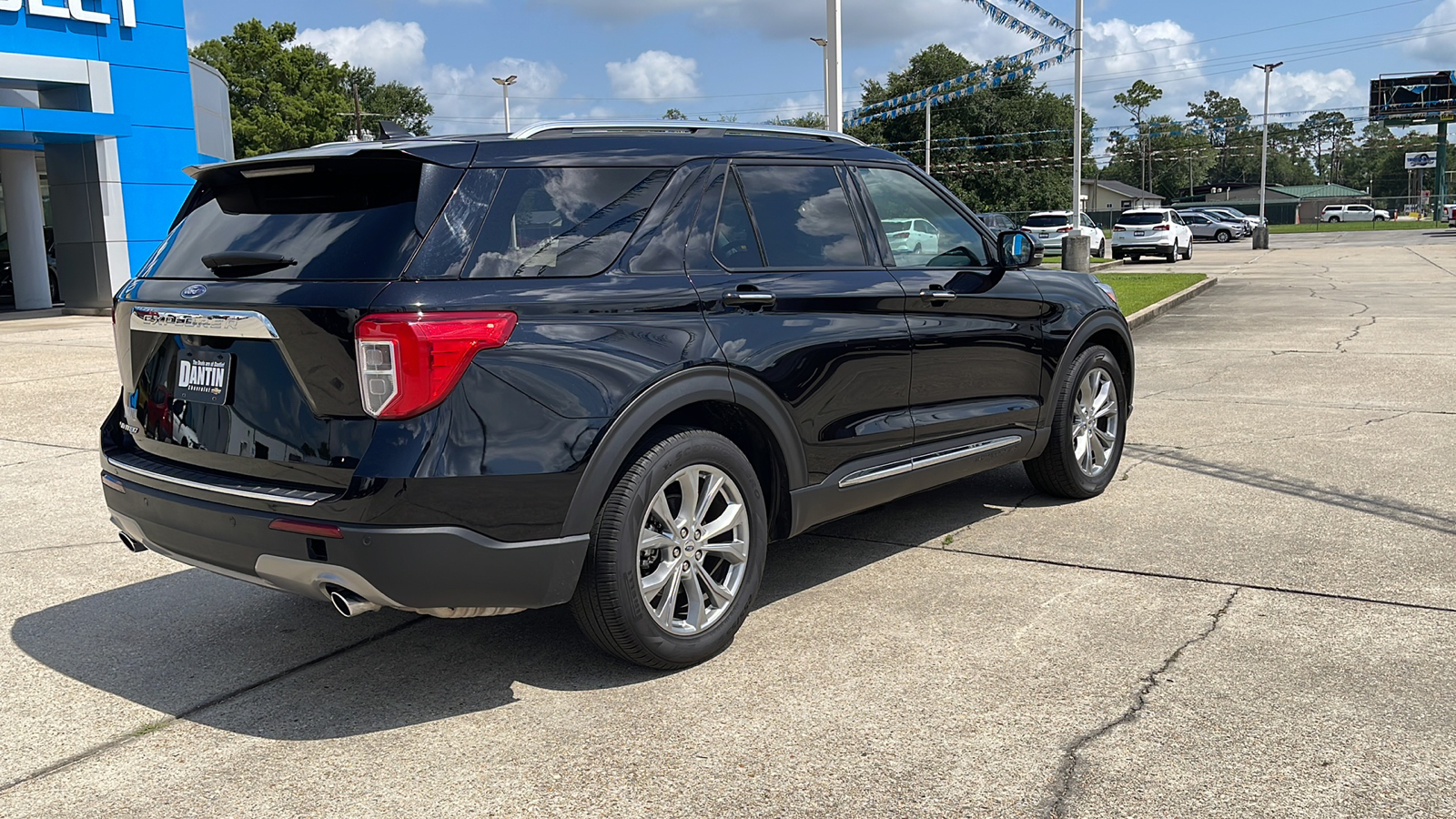 2023 Ford Explorer Limited 28