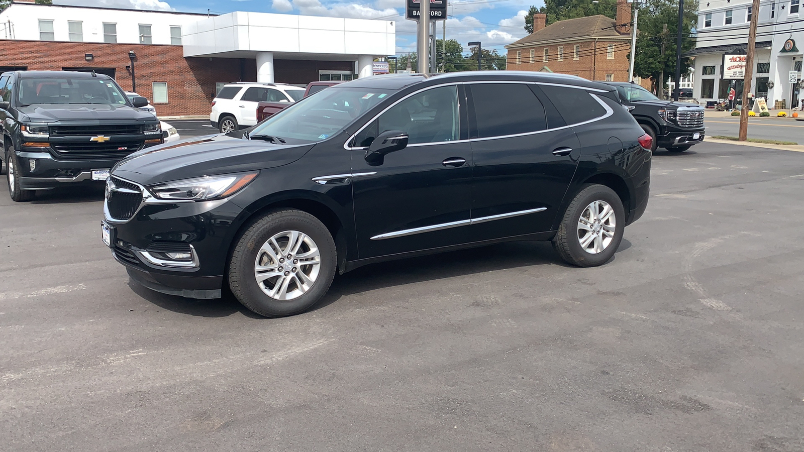 2020 Buick Enclave Essence 2