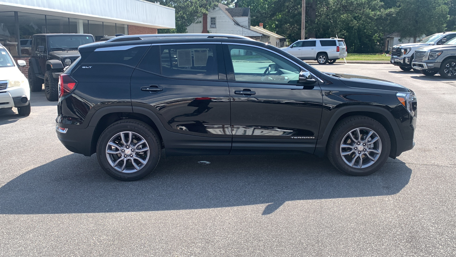 2023 GMC Terrain SLT 32