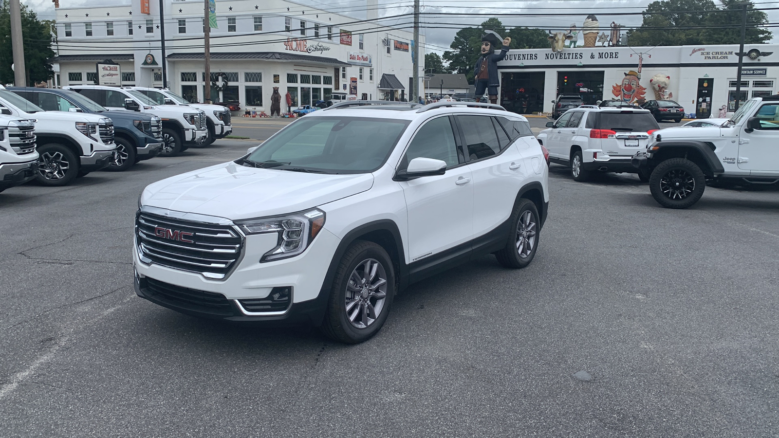 2024 GMC Terrain SLT 1