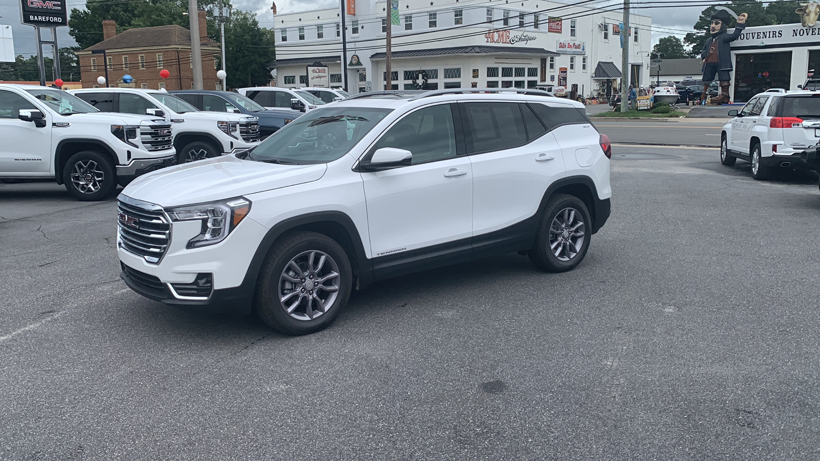 2024 GMC Terrain SLT 2